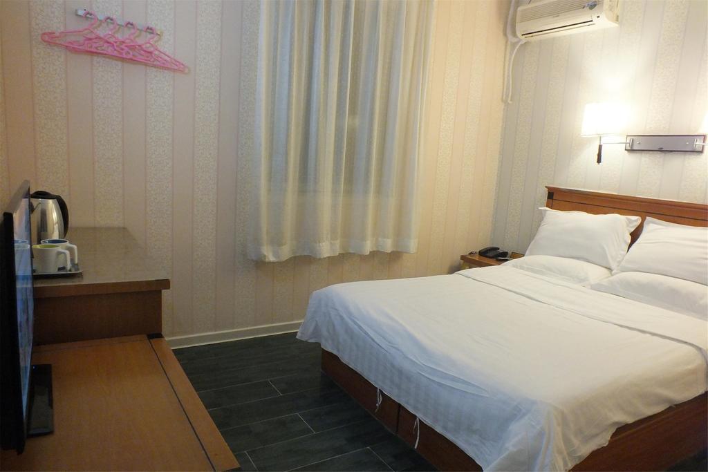Beijing Fuxing Holiday Hotel Exterior foto